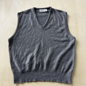 Vintage The Men's Store Sweater Vest Mens XL Gray V Neck Knit Made USA Acrylic